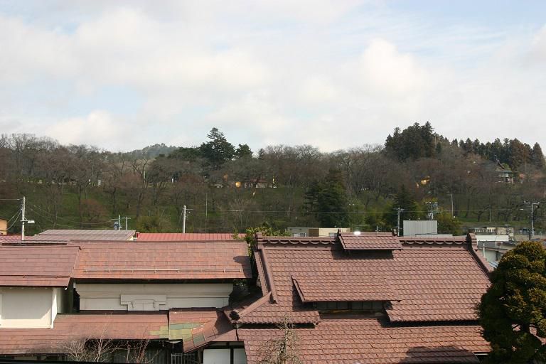 ４月４日朝９時、烏帽子山の桜の様子です