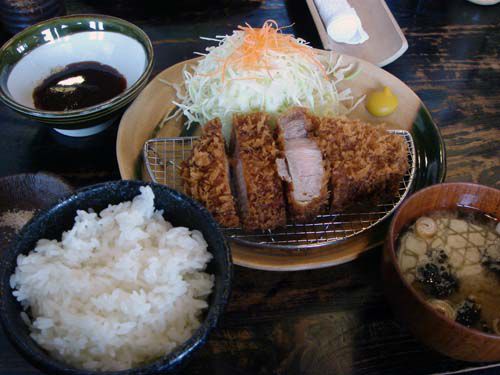 おすすめ！とんかつ②　“　桃園豚　特厚ロースかつ膳　”