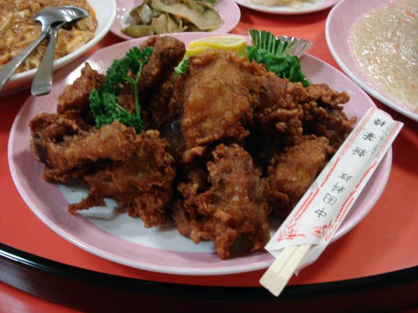 ケンタッキーとは一味違うここの鳥カラ　【上山市　新華楼】