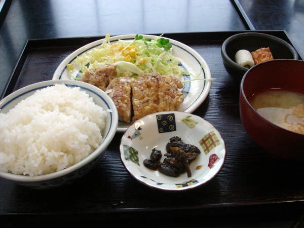 ＧＷ中もにぎわっているんでしょうねぇ？定食屋さんは【山形市　自由軒】