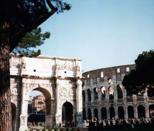 コンスタンティヌス凱旋門とコロッセオ　～ローマ～