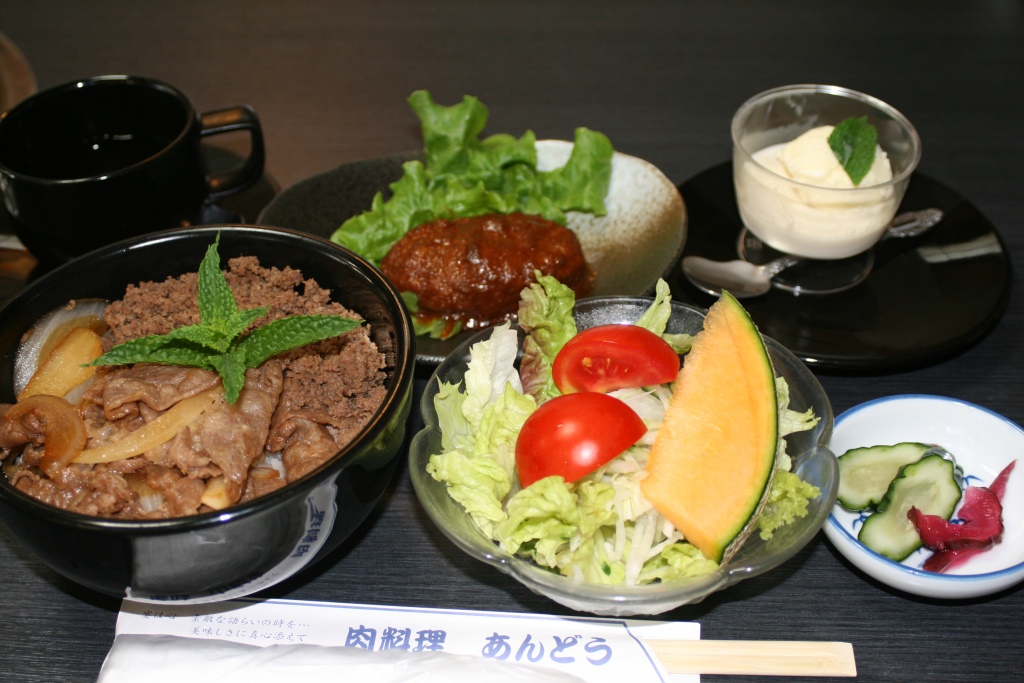 山形牛薔薇丼セット　￥1,580－