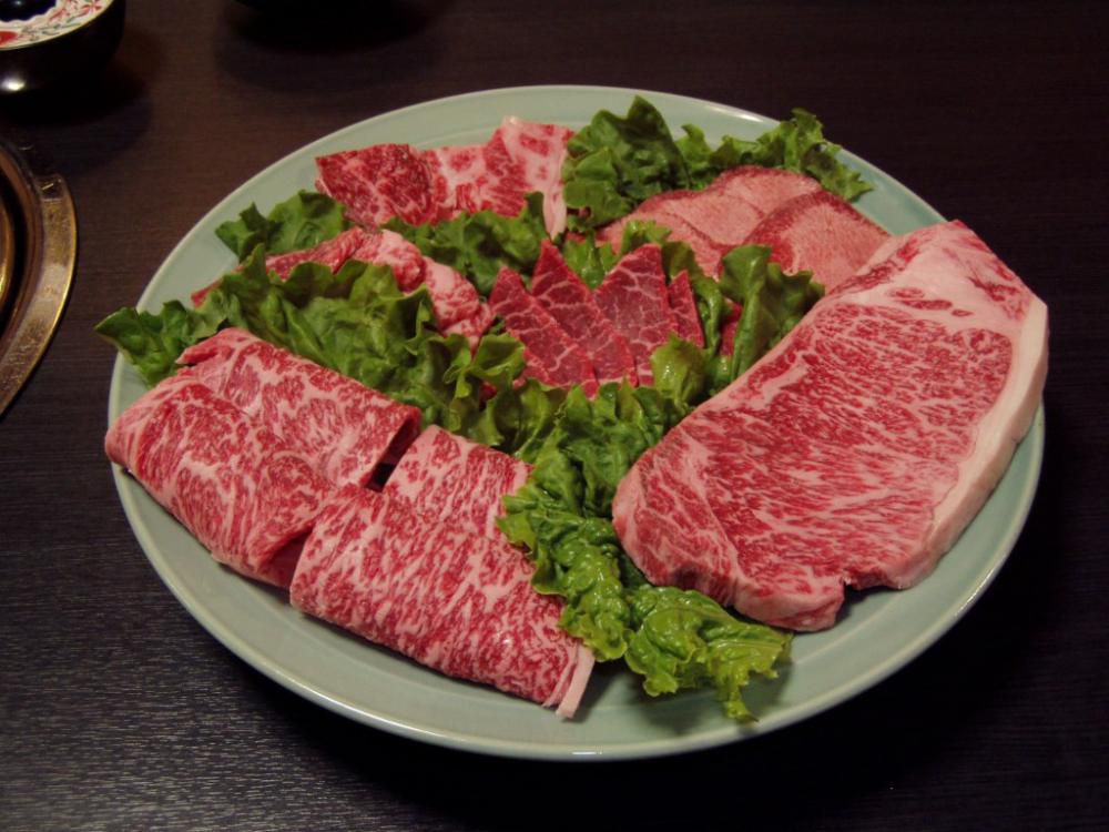 今日は2月9日（肉の日です）皆さん美味しい山形牛を食べましょう！