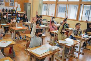 11/20（月）＃７８０　長井市内の先生方に授業を公開しました。