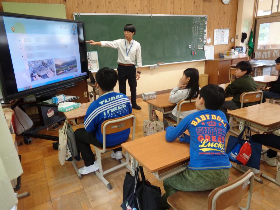４年生が楽しく学習、環境教室出前講座！