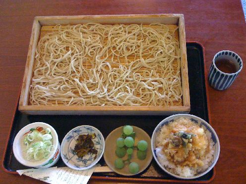 麺房の板そば＋ミニかき揚げ丼セット