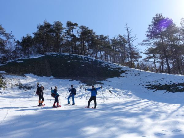 やまがた百名山の頂上を目指す「内山沢スノーシューハイク」参加者募集中