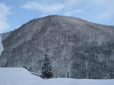 今年最初の大荒沢不動堂