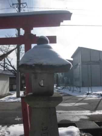 街は騒がしげに…