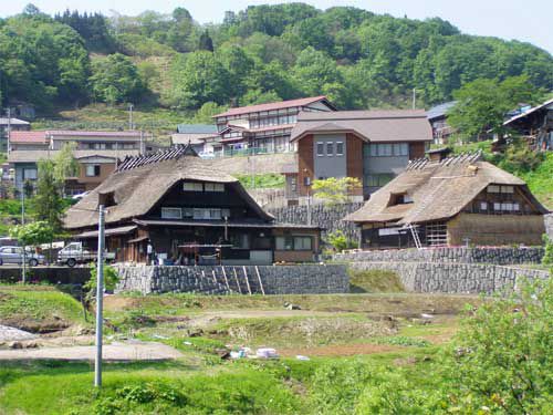 多層民家全景