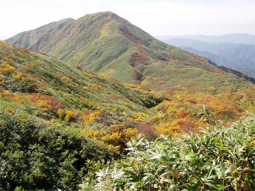 装束場と湯殿山を