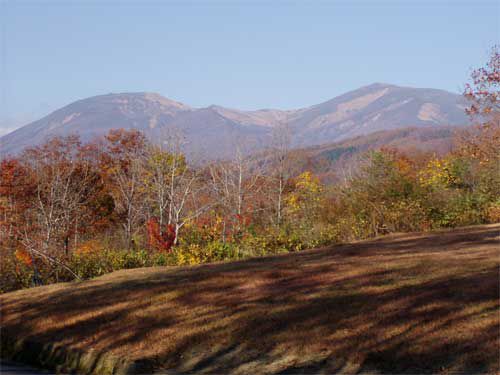 弓張平より湯殿山