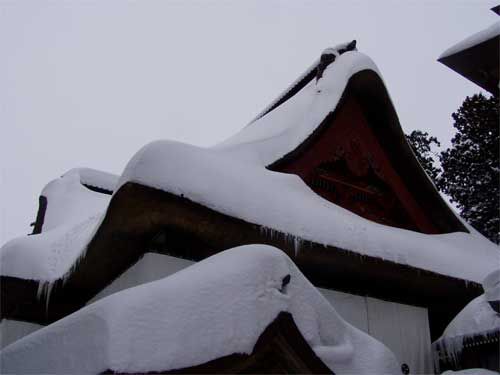 屋根と雪
