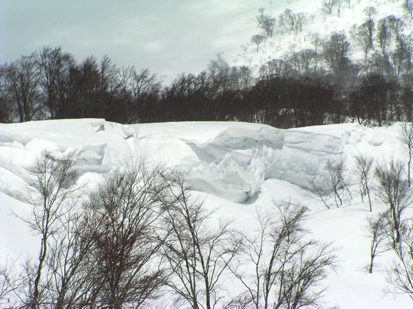 尾根と雪屁