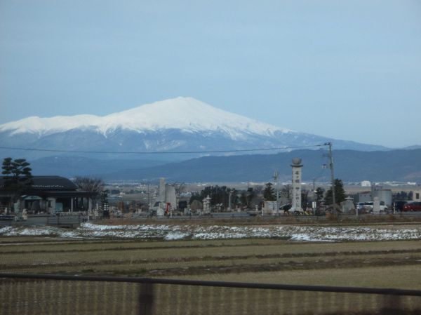 鳥海山を