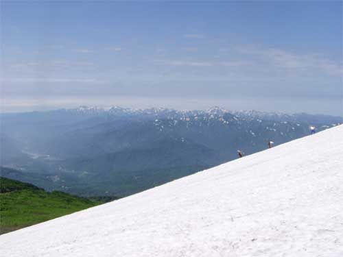 スキーのメッカ月山：春、夏