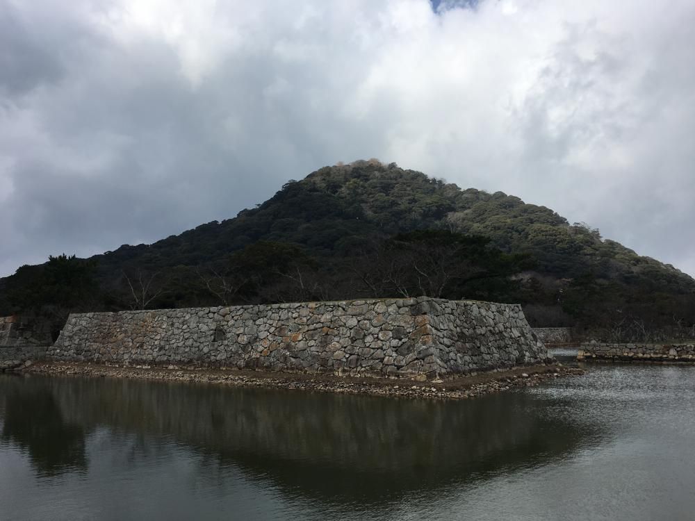 寒風や人ひとり見ぬ萩城跡