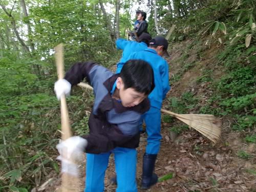 ぼくたち、わたしたちの山！～宝山整備作業～