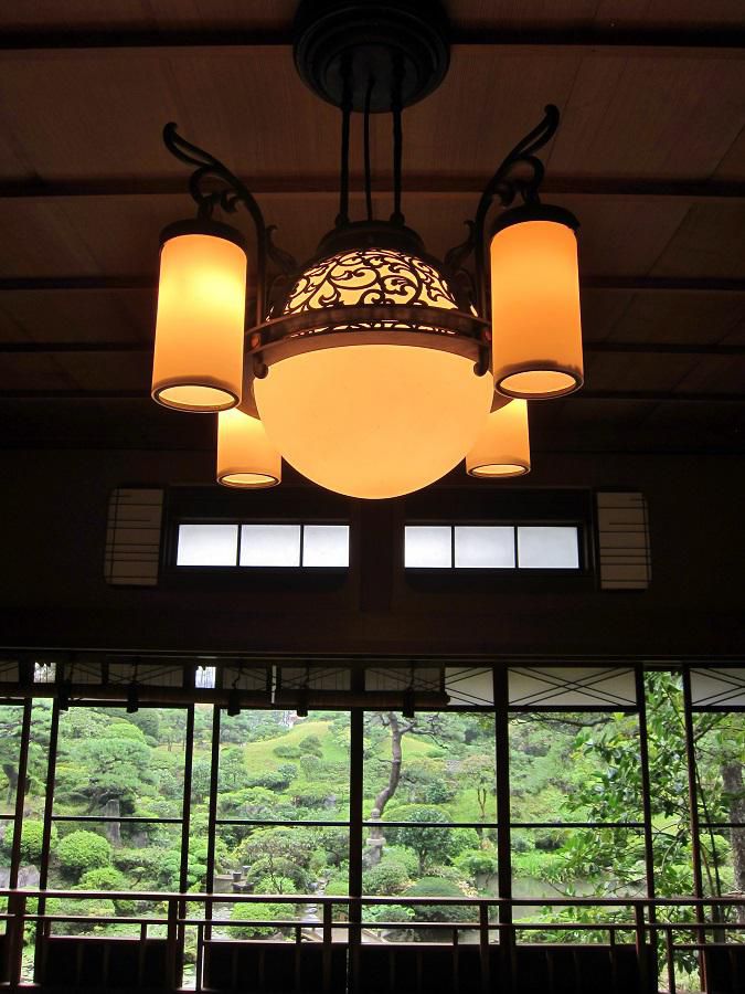 清遠閣二階「謁見の間」の照明