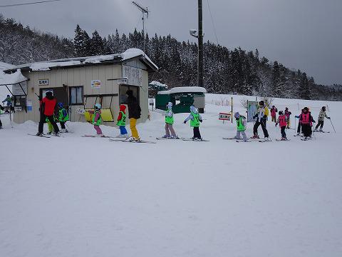 ２・５年生　スキー教室　学校支援員の真子先生に女児誕生！