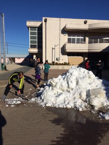 千倉小学校に雪を届けてもらいました。