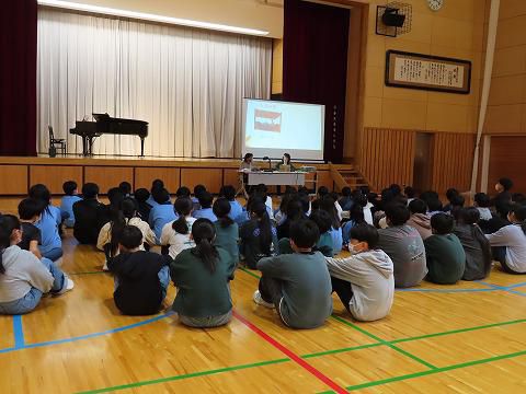 １・２年生めざみ学習　読み聞かせ