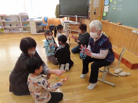 １年生　昔遊び　３年生　総合的な学習