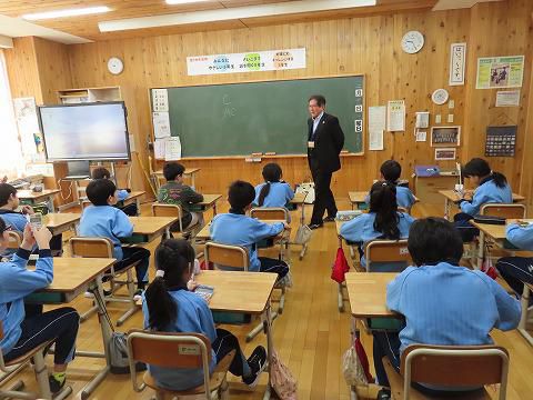 学校教育指導員の竹田先生の授業