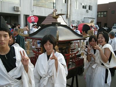 高畠　青竹ちょうちん祭り　御輿パレード