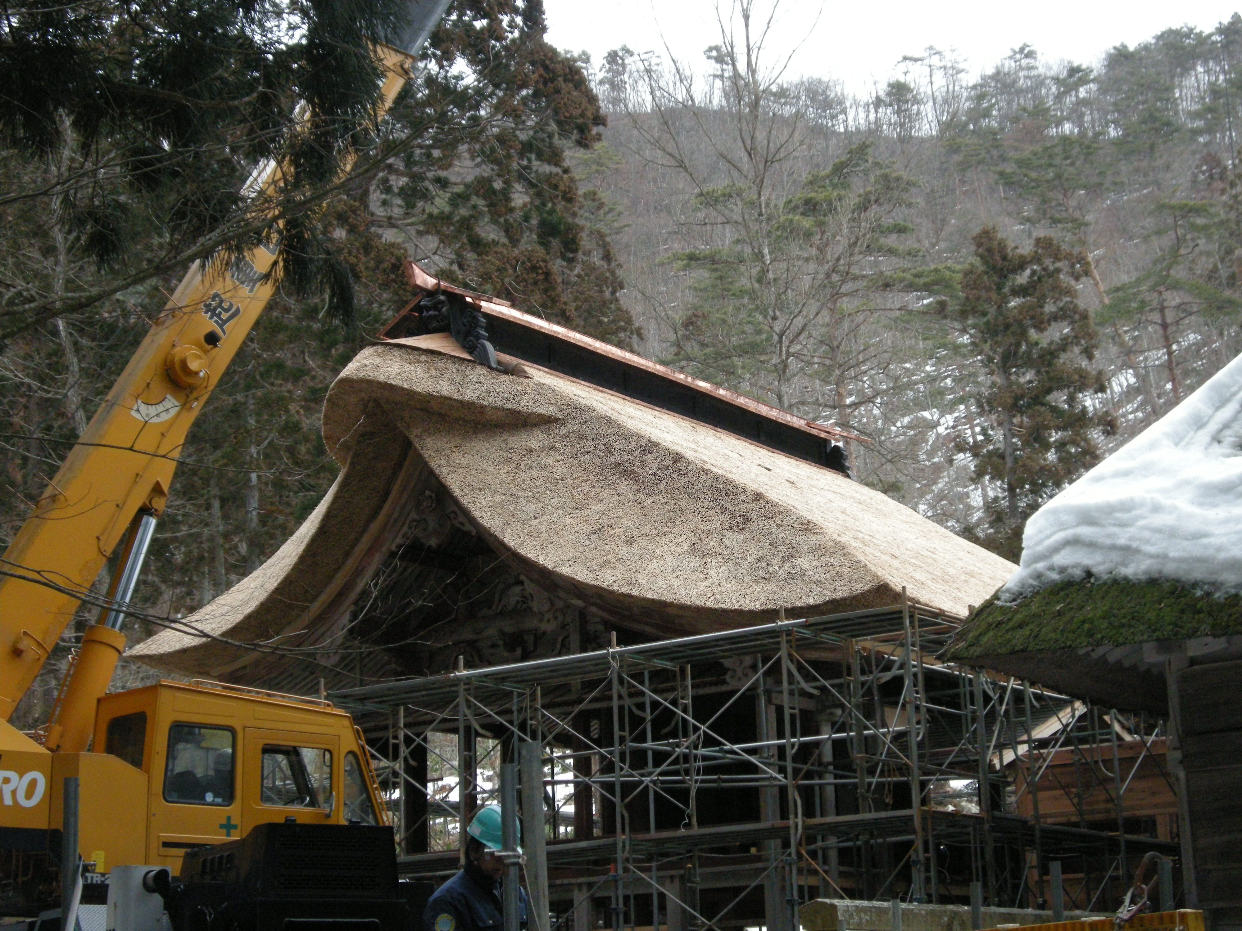 本殿素屋根解体