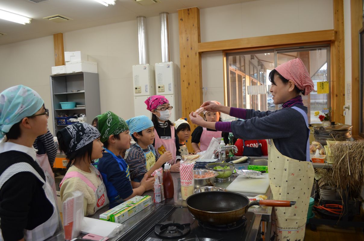 子どもキッチン☆「手づくりソーゼージ　ホットドック作り」