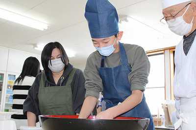 「卒業親子そば打ち体験教室」開催