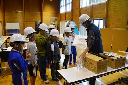 町総合防災訓練と添川小学校「防災教室」の開催