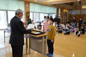 第二小学校新春川柳表彰式
