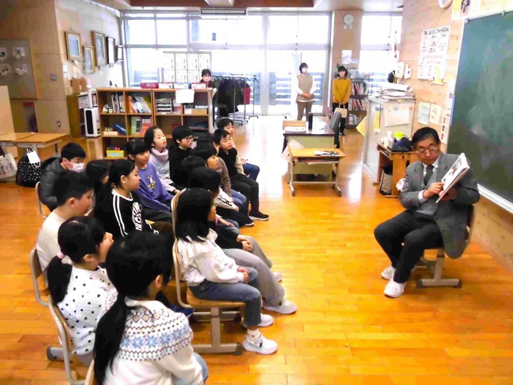 先生方の読み聞かせ