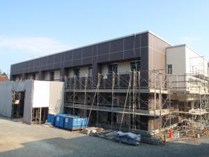 「米沢市S医院様/外部足場解体中」の画像