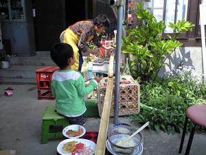「流しそうめんです」の画像
