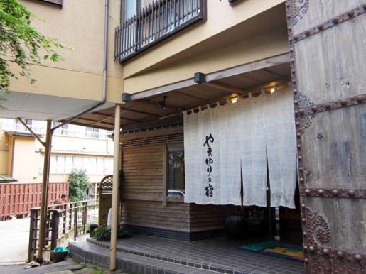 2010/09/06 11:55/重厚な門がお出迎え