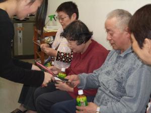 「お手紙とウサギのカードを届けてきました」の画像