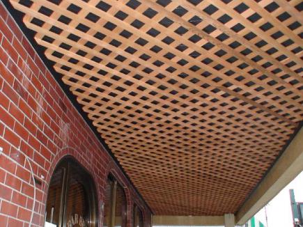 2007/10/18 07:04/アクセントとしてラティス格子を施工していただきました