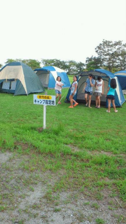 2012/08/02 19:35/大人の方達に協力いただきテントも完成♪