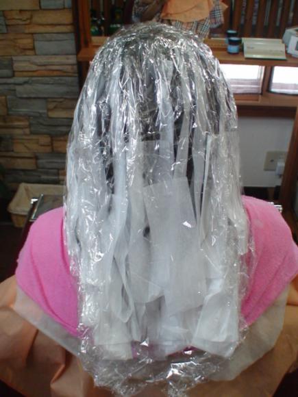 2012/08/22 08:02/これは根元付近の薬剤が下のパネルの地肌に付くのを防ぐためなんです♪