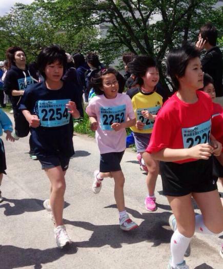 2014/05/21 07:04/長女はみんなと走ってたのね♪