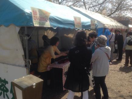 2015/05/08 05:10/長井商工会の女性部の方々も大変頑張っておられましたね!