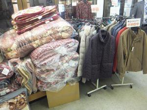 「冬の衣料半額処分!」の画像