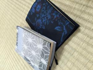 「長井紬のブックカバー」の画像