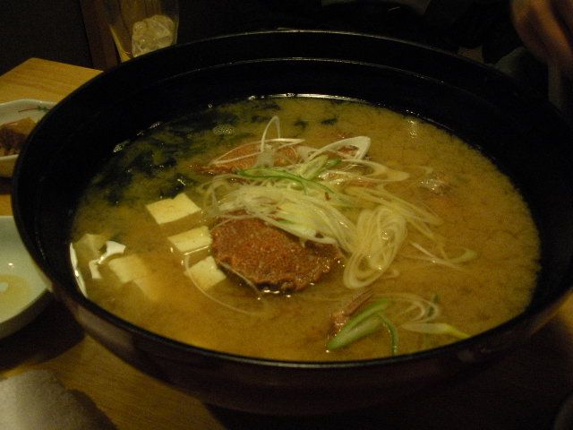 デカ盛!毛ガニのミソ汁(~_~;)
