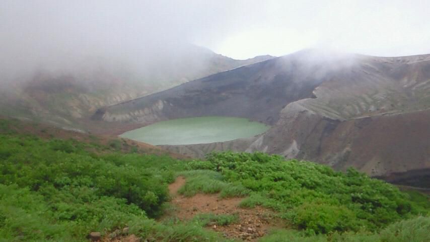 蔵王の幻想的なお釜