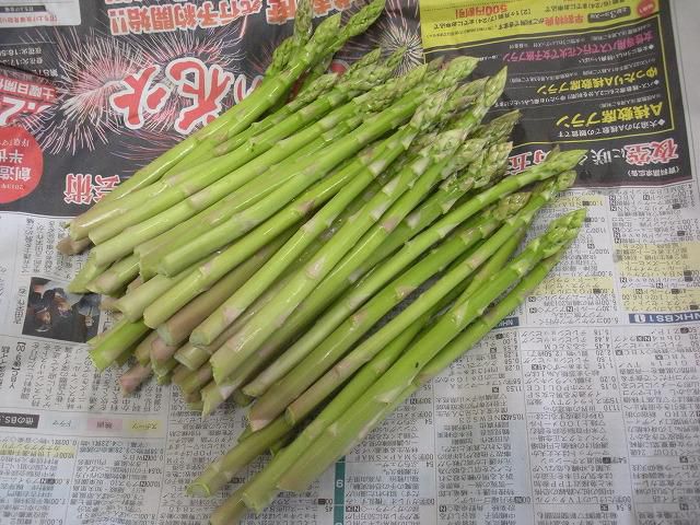 アスパラで１杯！！