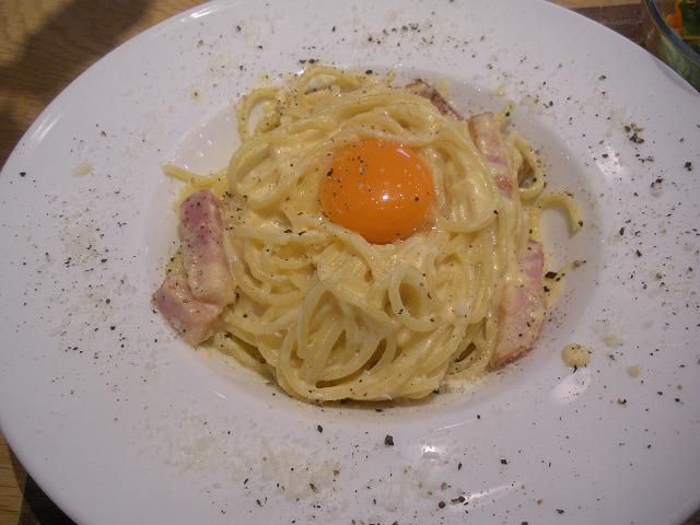 濃厚！卵のおいしさが溢れるカルボナーラ